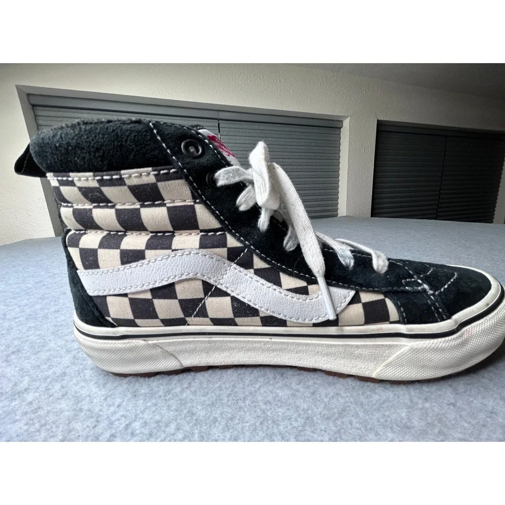 Vans Sk8-Hi MTE Checkerboard Black White Suede High Top-Men's size 7, Womens 8.5